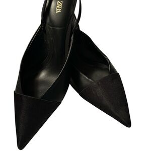 ZARA HIGH-HEEL SLINGBACK SHOES |
ZARA BLACK SLINGBACK